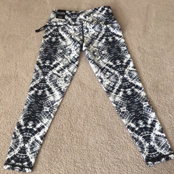 NEW Victoria’s Secret Sport Knockout 7/8 Tight size S/P - Picture 4 of 6